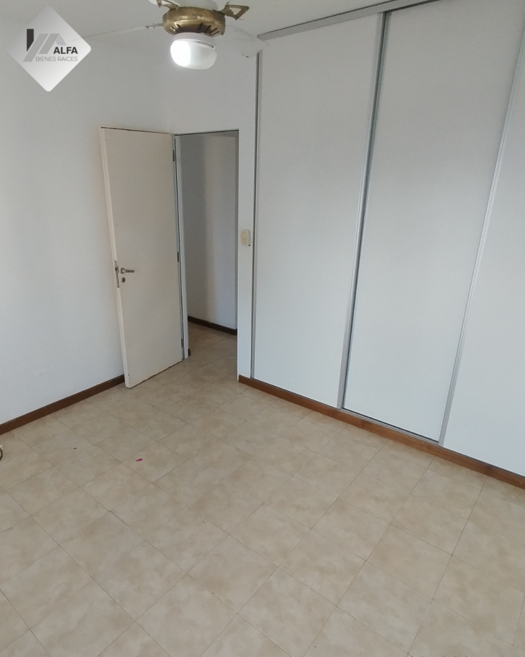 ALQUILO DEPTO CENTRICO C/ COCHERA